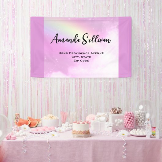 Pastellrosa Himmel mit gelber Regenbogenadresse Banner (Party)