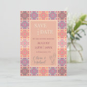 Pastellrosa Kachelmuster Hochzeit Save The Date (Stehend Vorderseite)