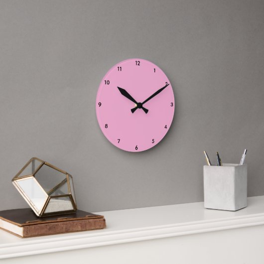 Pastellrosa Knopf Runde Wanduhr (Büro)
