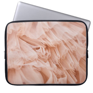 Pastellrosa Stoff: Elegante Texturen. Laptopschutzhülle