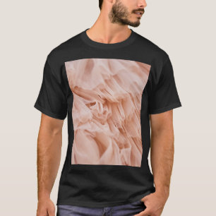 Pastellrosa Stoff: Elegante Texturen. T-Shirt
