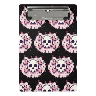 Pastellrosa Totenkopf und gekreuzte Knochen Mini Klemmbrett