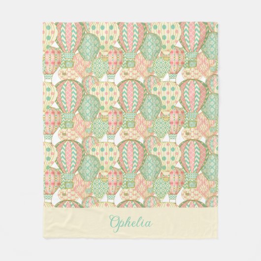 Pastellrosa und Blaue Heißluftballons mit Namen Fleecedecke (Vorderseite)