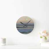 Pastellrosa und Blauer Dalyan Beach Sunset Runde Wanduhr (Zuhause)