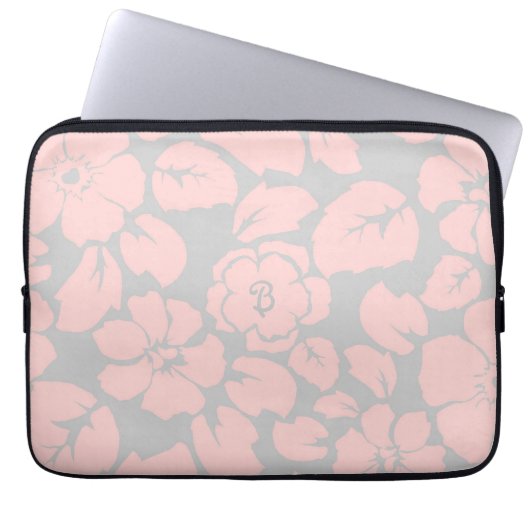Pastellrosa und Graue Blumenmonogramm Laptopschutzhülle (Vorderseite)