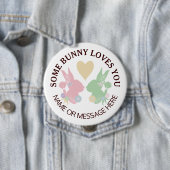 Pastellrosa und Grüne Bunnien mit Ostern Button (Beispiel)