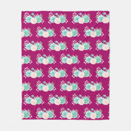 Pastellrosa und grünes Blumenmuster Fleecedecke