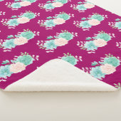Pastellrosa und grünes Blumenmuster Sherpadecke (3/4)
