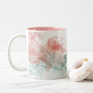 Pastellrosa und Salbeigrüne Splash Art Zweifarbige Tasse
