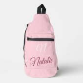 Pastellrosa Vollfarbe mit Monogramm Crossbody Bag (Vorderseite)