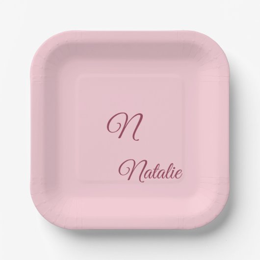 Pastellrosa Vollfarbe mit Monogramm  Pappteller (Vorderseite)