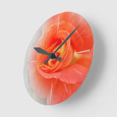 Pastellrosaschatten Runde Wanduhr (Winkel)
