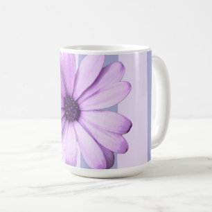 Pastellstreifen-Muster mit Daisis Kaffeetasse