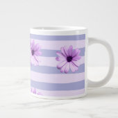 Pastellstreifenmuster mit Gänseblümchen Jumbo-Tasse (Rechts)