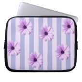 Pastellstreifenmuster mit Gänseblümchen Laptopschutzhülle (Vorderseite)