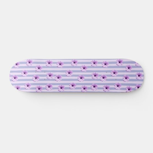 Pastellstreifenmuster mit Gänseblümchen Skateboard (Horizontal)