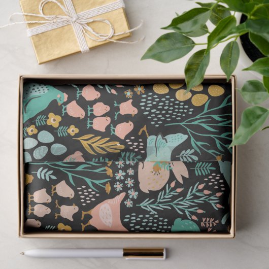 Pastelltöne Ostersymbolmuster auf schwarz Seidenpapier (Geschenk)