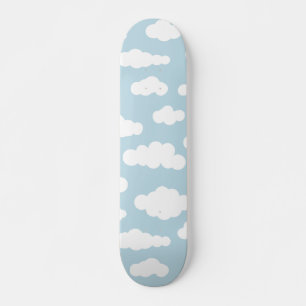 Pastellwolken ästhetisch blau und weiß skateboard