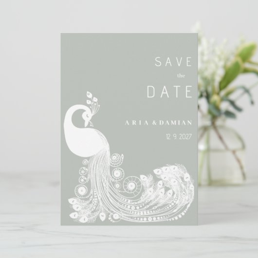 Pastelminze, weißer Pfauenchic Save the Date Einladung (Stehend Vorderseite)