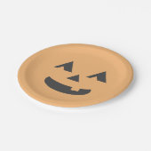Pastelorange Jack-o-Laterne-Halloween-Party Pappteller (Schrägansicht)