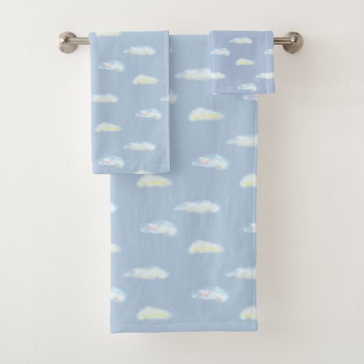 Pastelwolken auf hellblauen badhandtuch set (Insitu)