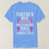 Pastor Ehefrau Funny Ninja Christliche Kirche T-Shirt (Design vorne)