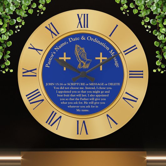 Pastor or Priest Ordinance Ohrs, Personalized Große Wanduhr