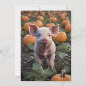 **"Patch of Joy: A Happy Baby Pig Under Pumpkins"* Einladung (Rückseite)