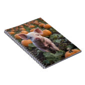 **"Patch of Joy: A Happy Baby Pig Under Pumpkins"* Notizblock (Rechte Seite)
