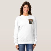 **"Patch of Joy: A Happy Baby Pig Under Pumpkins"* Sweatshirt (Vorne ganz)
