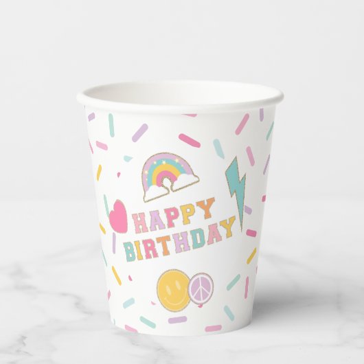 Patch Preppy Letter Birthday Pappbecher (Vorderseite)