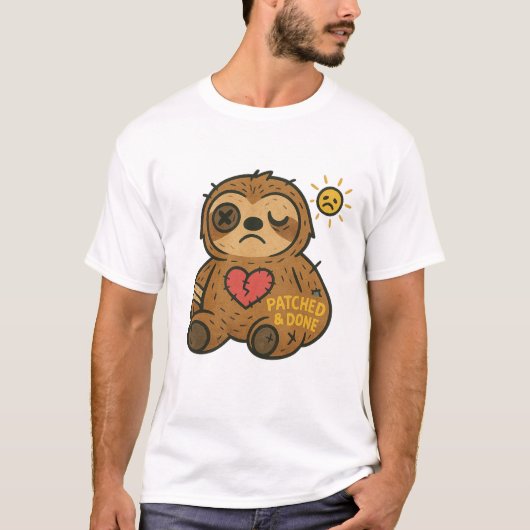 Patched Sloth Tee — Traurig aber weich (Vorderseite)