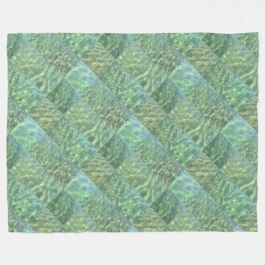 Patchwork aus Aquamarine Blue Water Boho Chic Fleecedecke (Vorderseite (Horizontal))