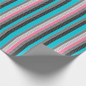 Patchwork aus mehrfarbigen Streifen aus Stoff i Geschenkpapier (Ecke)