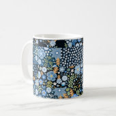 Patchwork Blaue Blumen: Nahtlose Stoffe. Kaffeetasse (Vorderseite Links)