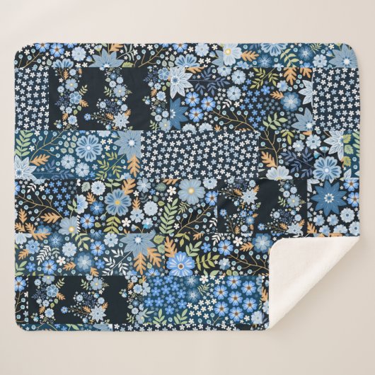 Patchwork Blaue Blumen: Nahtlose Stoffe. Sherpadecke (Vorderseite (Horizontal))