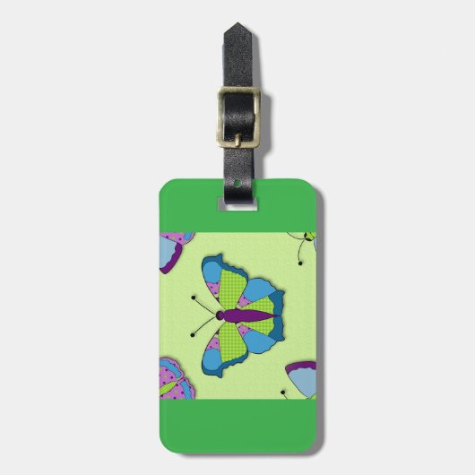 Patchwork Butterfly Pattern on Green Gepäckanhänger (Vorderseite vertikal)