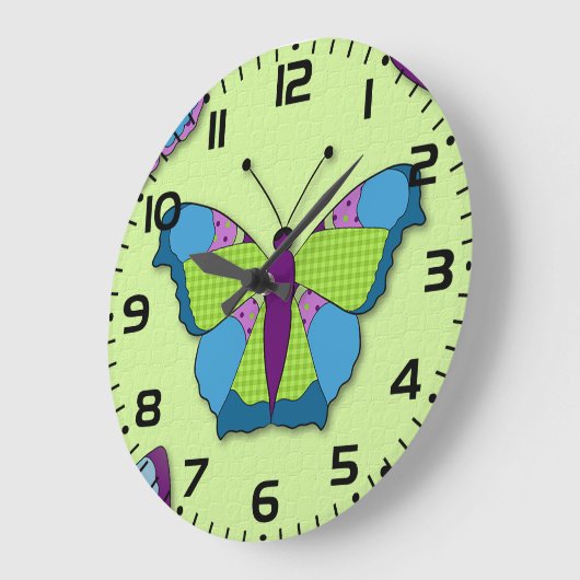 Patchwork Butterfly Pattern on Green Große Wanduhr (Winkel)