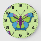 Patchwork Butterfly Pattern on Green Große Wanduhr (Vorderseite)