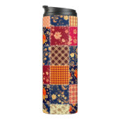 Patchwork-Charme: Blumen und geometrische Mischung Thermosbecher (Nach rechts gedreht)