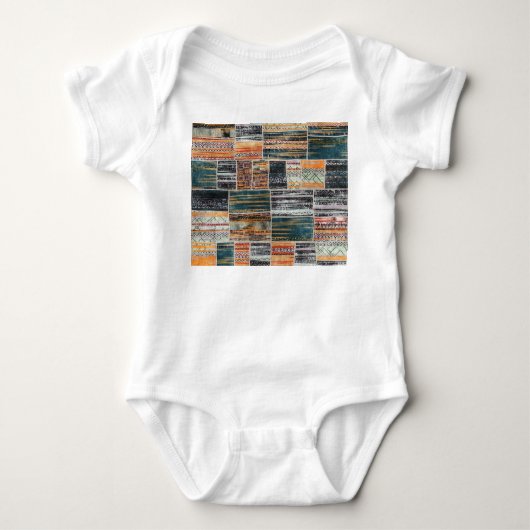Patchwork Collage Mix, Quilt Muster Druck. Baby Strampler (Vorderseite)