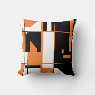 Patchwork-Design in Orange, Schwarz Weiß MCM-Look Kissen