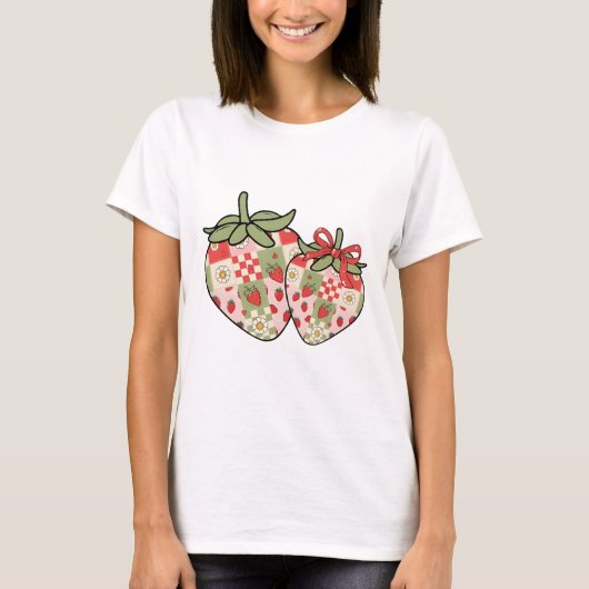 Patchwork-Erdbeer-Herzen Süße Coquette-Kunst T-Shirt (Vorderseite)