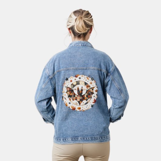 Patchwork-Halloween-Fledermaus in Herbstfarben Jeansjacke (Modell)