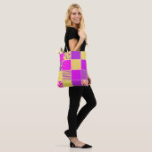 Patchwork-Hintergrund mit verschiedenen Mustern Ku Tasche (Am Model)