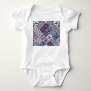 Patchwork-Kritzelei: Nahtloses Vintage-Boho-Muster Baby Strampler