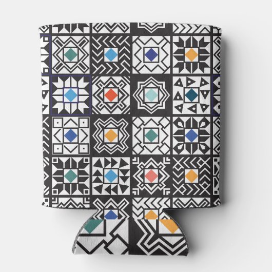 Patchwork Maori: Ethnisches Teppichdesign. Dosenkühler (Rückseite)