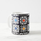 Patchwork Maori: Ethnisches Teppichdesign. Kaffeetasse (Vorderseite Links)