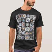 Patchwork Maori: Ethnisches Teppichdesign. T-Shirt (Vorderseite)
