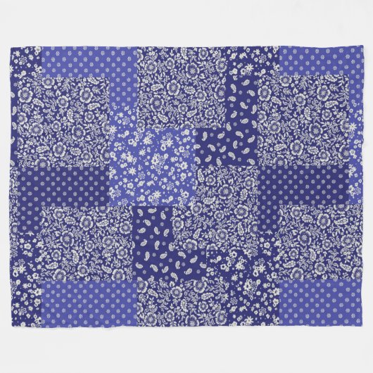Patchwork Muster Chintz Shades of Blue Polka Dot Fleecedecke (Vorderseite (Horizontal))